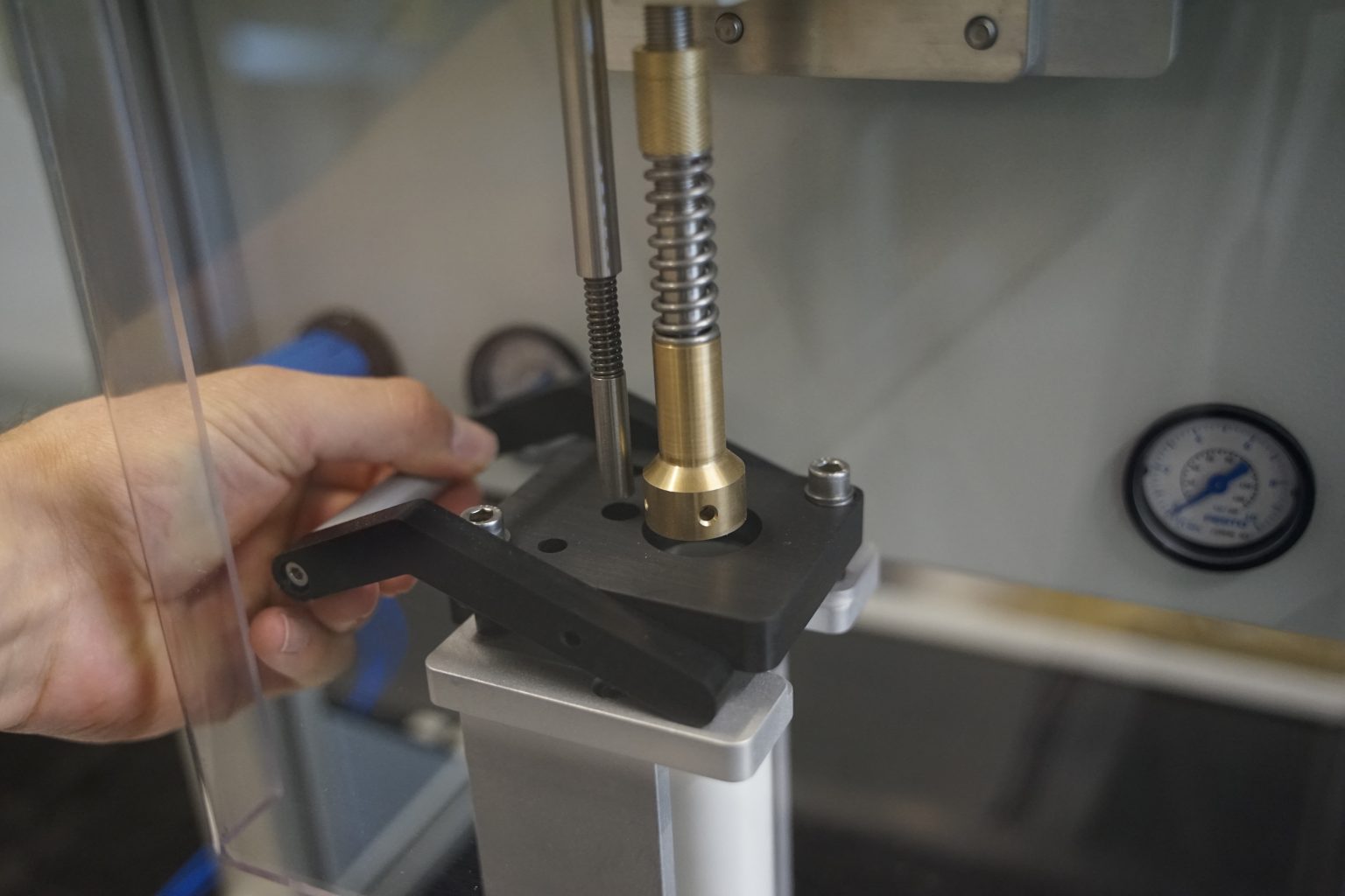 SEMIAUTOMATIC PISTON INSERTION Grunfeld